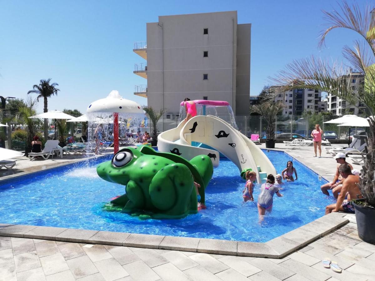 LUXURY KLN Mamaia Nord Năvodari Exterior foto
